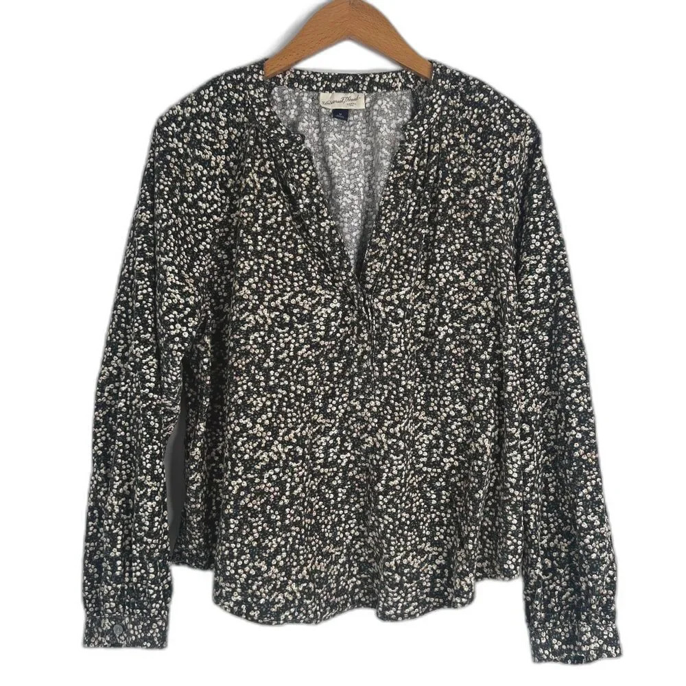 Universal Thread Green Floral Corduroy Vneck Long Sleeve Blouse Size Medium